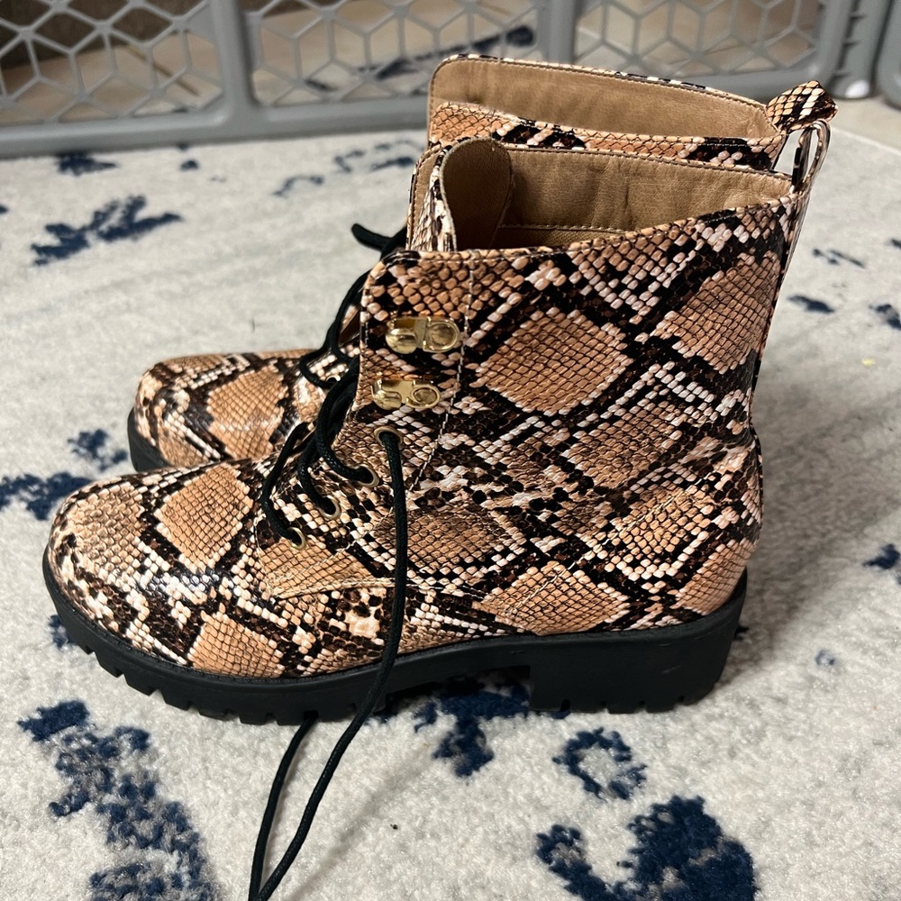 GENTLY WORN COMBAT BOOTS!